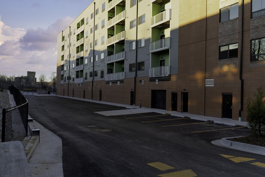 More Photos Of 1901 Vine St, Kansas City Multifamily For Sale