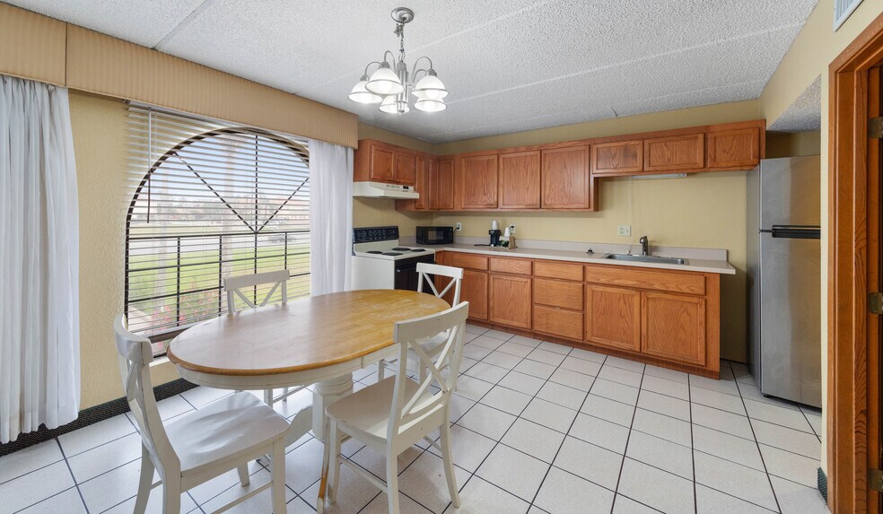 More Photos Of 4109 Padre Blvd, South Padre Island Hotel For Sale