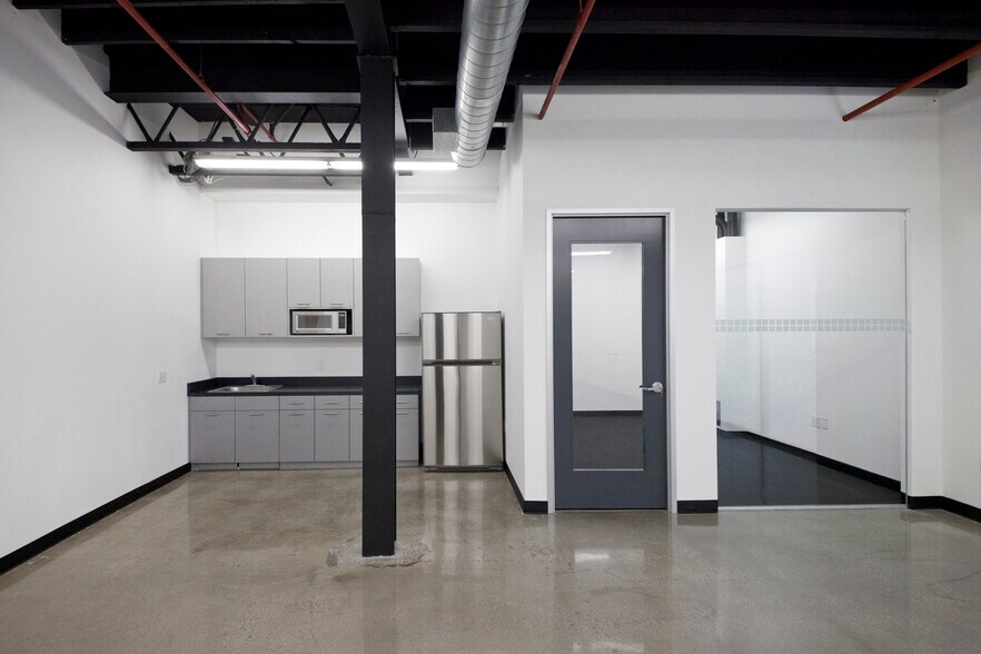 More Photos Of 8901 S La Cienega Blvd, Inglewood Office For Lease