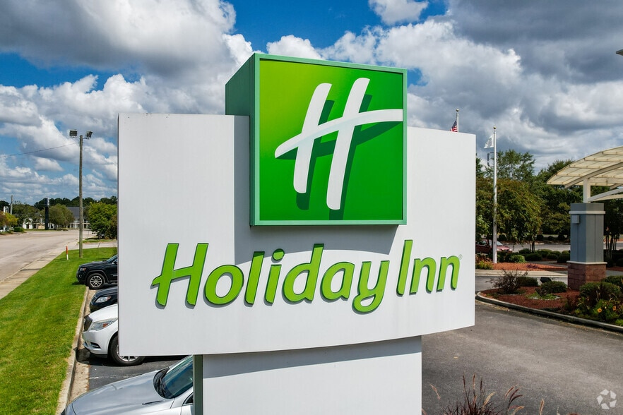 More Photos Of 139 Bradford Blvd, Santee Hotel For Sale