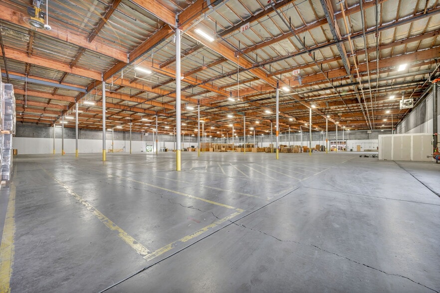More Photos Of 400 E Parr Blvd, Reno Distribution For Lease