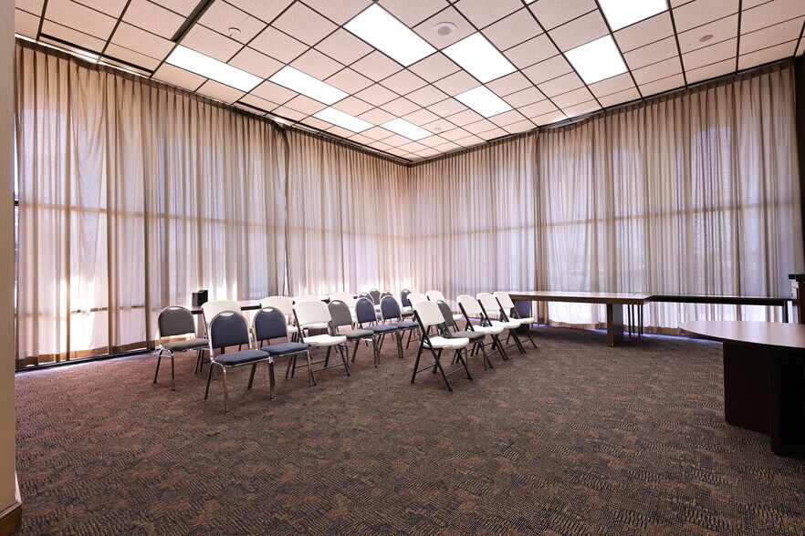 More Photos Of 3649 Leopard St, Corpus Christi Office For Lease