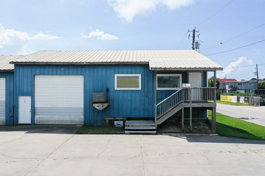 More Photos Of 4820 Pean St, Galveston Warehouse For Sale