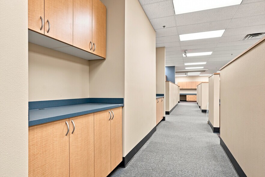 More Photos Of 2701 Crimson Canyon Dr, Las Vegas Light Manufacturing For Sale