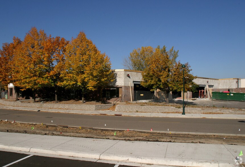 More Photos Of 35-49 Central St, Circle Pines General Retail For Lease