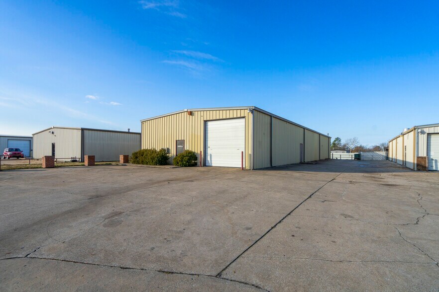 More Photos Of 12 S 111th Ave, Tulsa Service For Lease