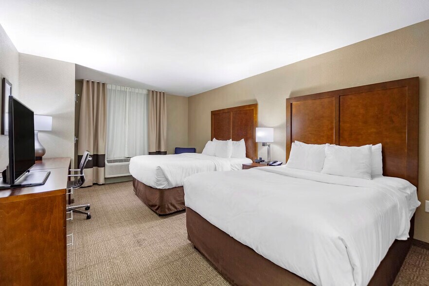 More Photos Of 825 Hoffie Dr, Sidney Hotel For Sale