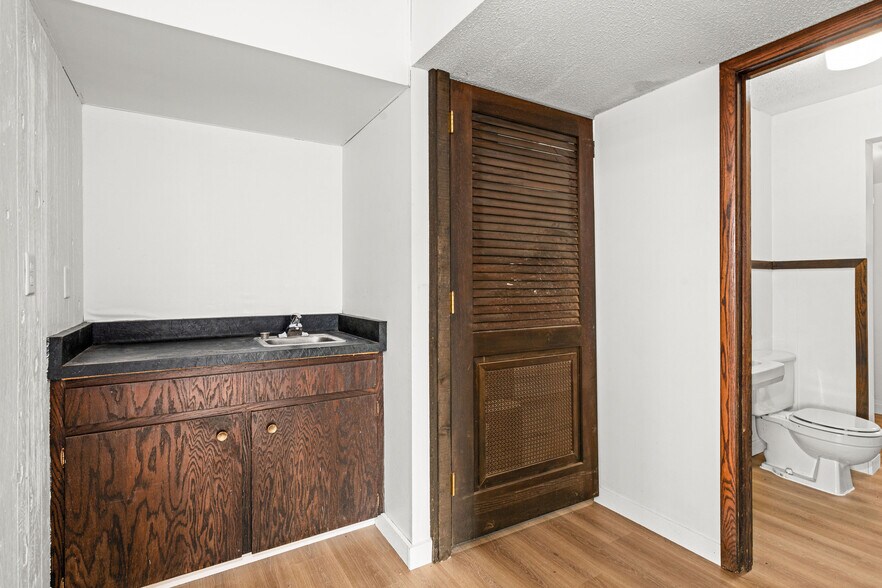 More Photos Of 9353 Westgate Blvd, Duluth Warehouse For Sale