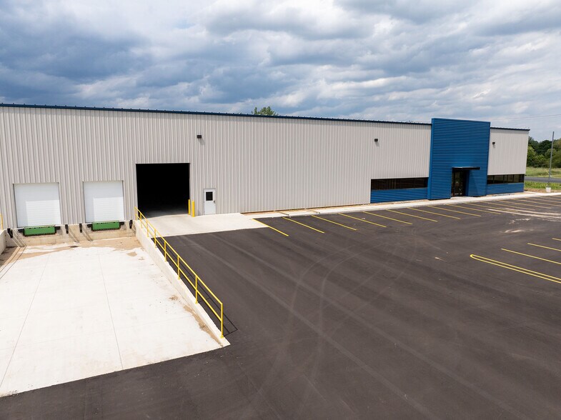 More Photos Of 5870 Sprinkle, Portage Manufacturing For Lease
