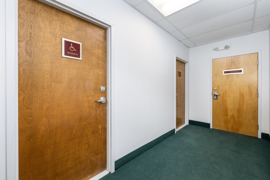 More Photos Of 35 Cold Spring Rd, Rocky Hill Office For Sale