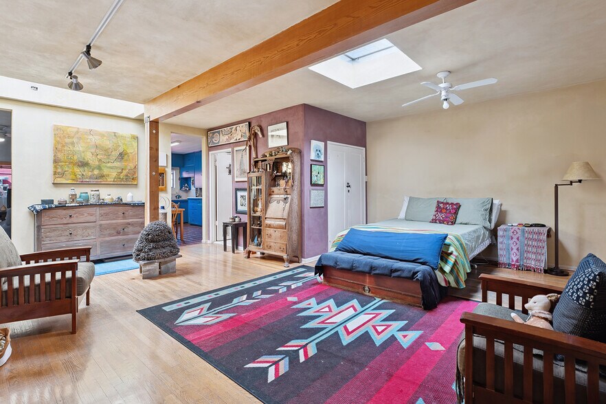 More Photos Of 2847 S Robertson Blvd, Los Angeles General Retail For Sale