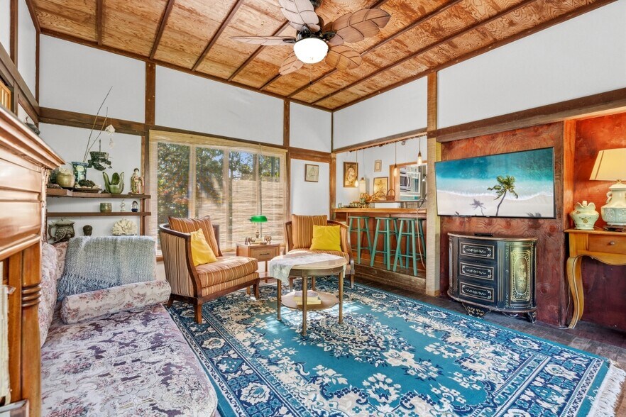 More Photos Of 1896 Kalanianaole St, Hilo Hospitality For Sale