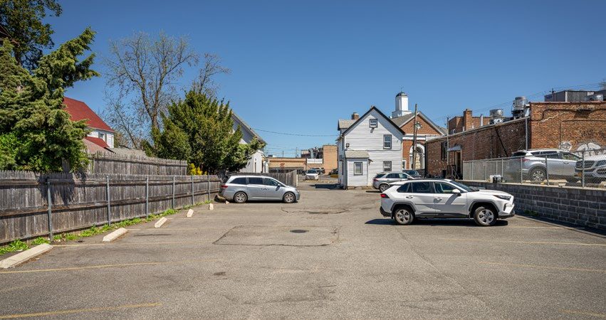 More Photos Of 25115 Northern Blvd, Little Neck General Retail For Sale