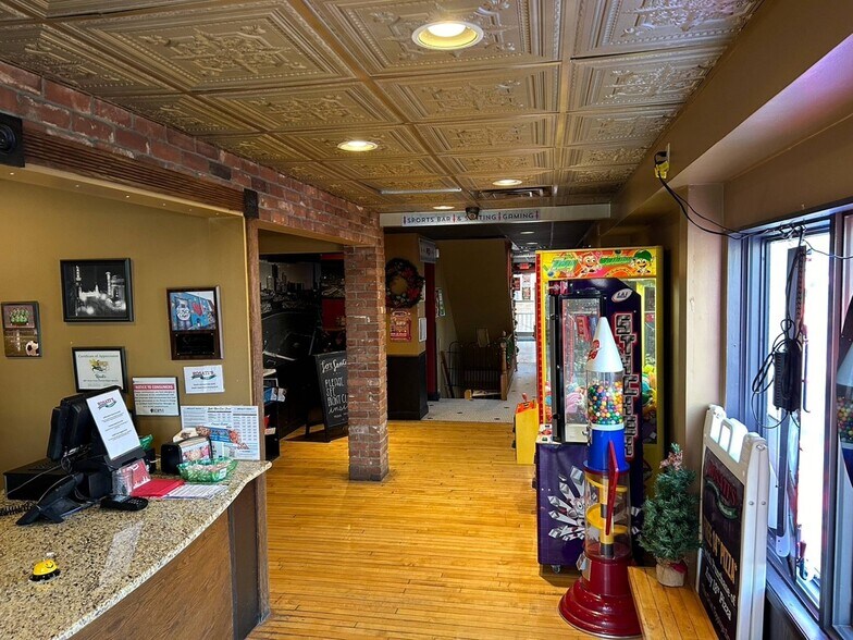 More Photos Of 801 Sixth St, Mendota Storefront Retail Residential For Sale