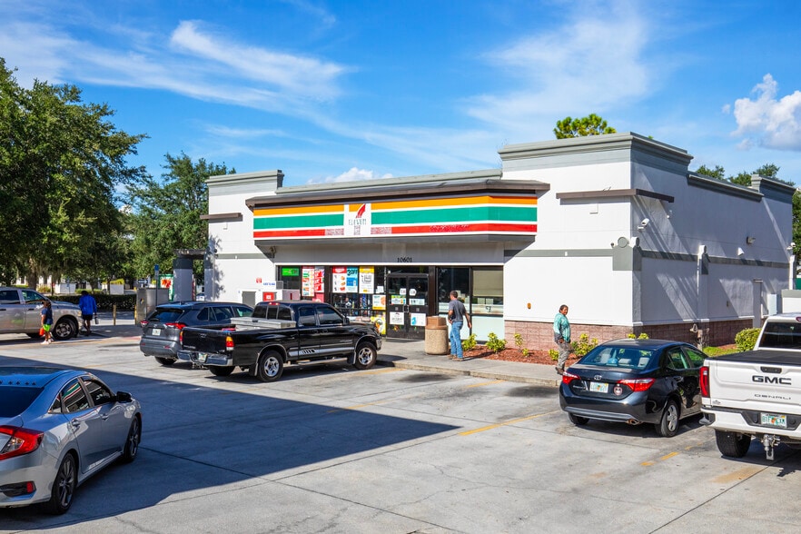 Primary Photo Of 10601 Narcoossee Rd, Orlando Convenience Store For Sale