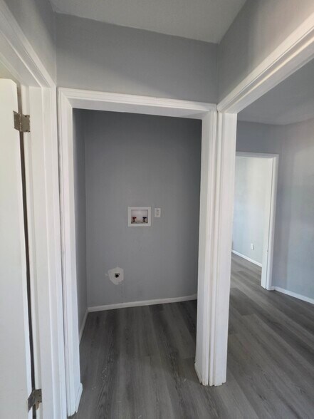More Photos Of 1673-1675 N D St, San Bernardino Office For Lease