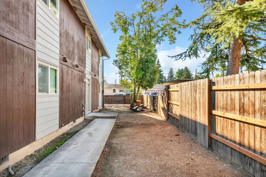 More Photos Of 805-875 Gerth Ave NW, Salem Apartments For Sale