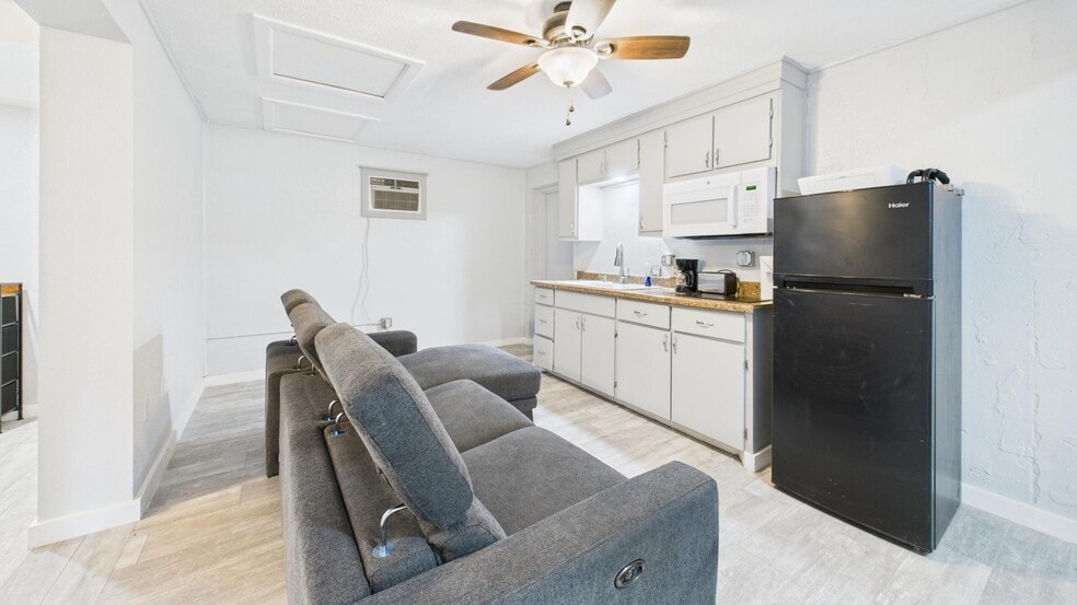 More Photos Of 2123 15th St, Lubbock Apartments For Sale