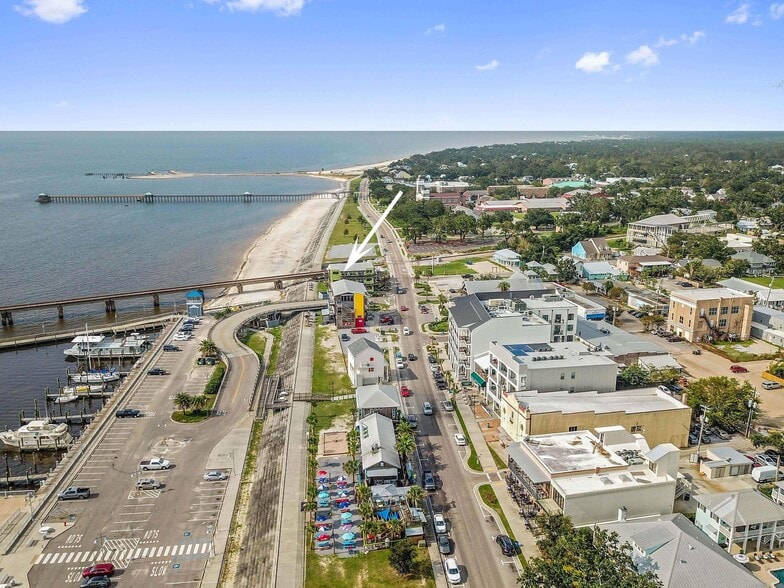 More Photos Of 113 S Beach Blvd, Bay Saint Louis Restaurant For Sale