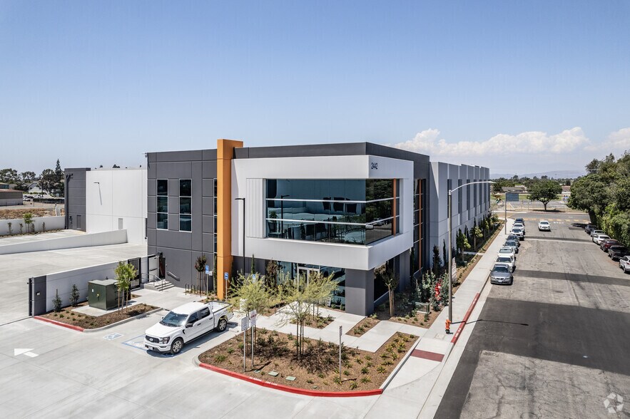 More Photos Of 2442 N American Way, Orange Unknown For Lease