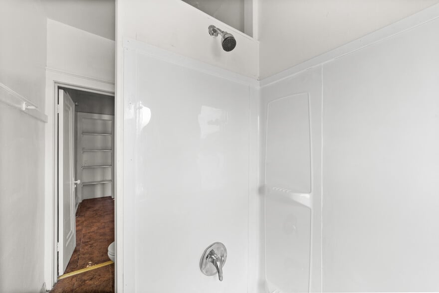 More Photos Of 1690 Eddington Rd, Cleveland Heights Apartments For Sale