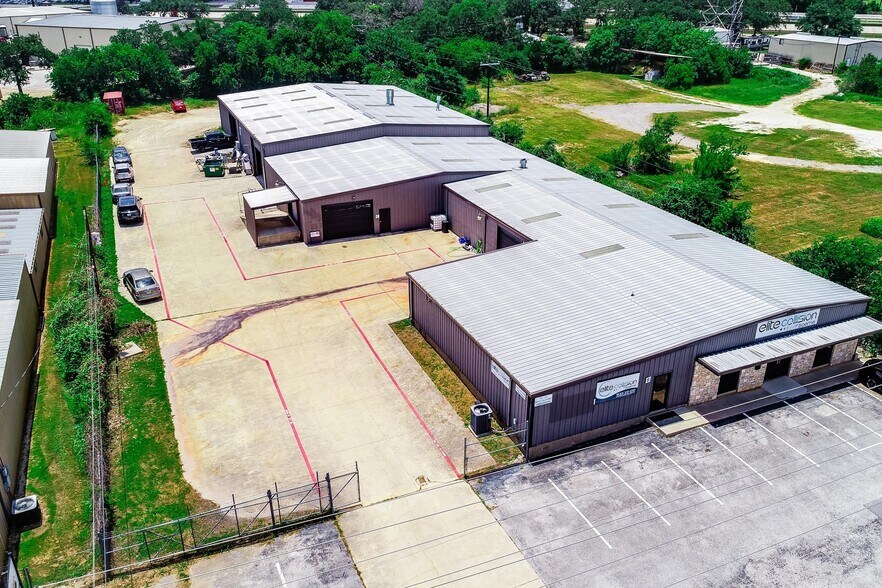 More Photos Of 124 Industrial Dr, Boerne Service For Lease