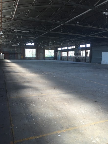 More Photos Of 5 Canal Rd, Pelham Warehouse For Lease