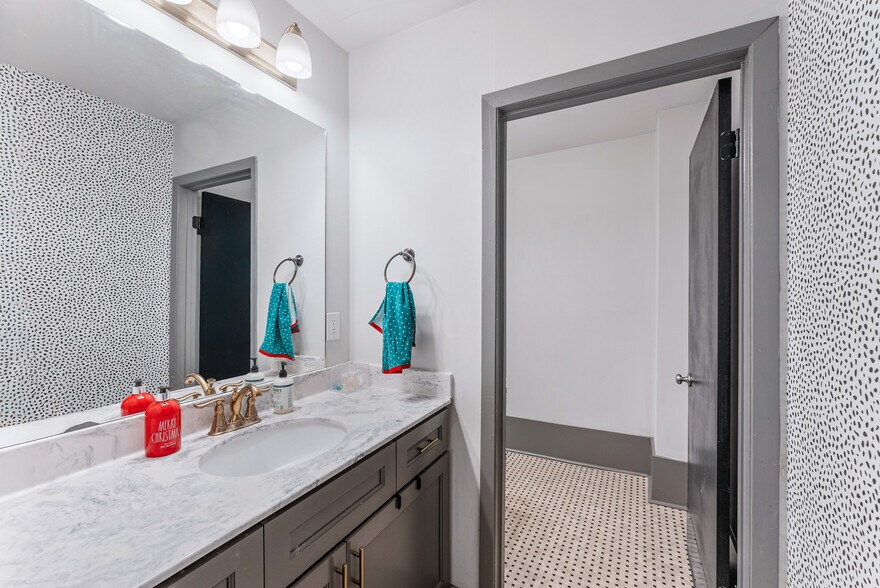 More Photos Of 1415 Highland Ave, Knoxville Multifamily For Sale