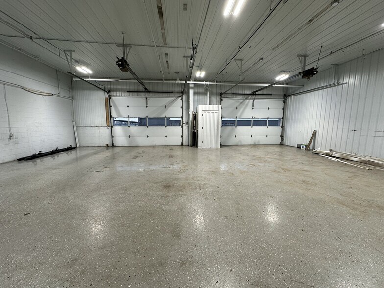 More Photos Of 8620 N County Road 25A, Piqua Showroom For Lease