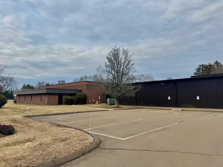 More Photos Of 8 Baldwin Dr, Branford Manufacturing For Lease