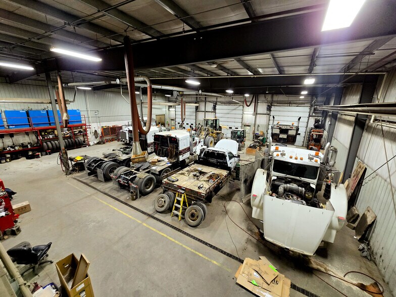 More Photos Of 3902 75th Ave, Leduc Manufacturing For Sale