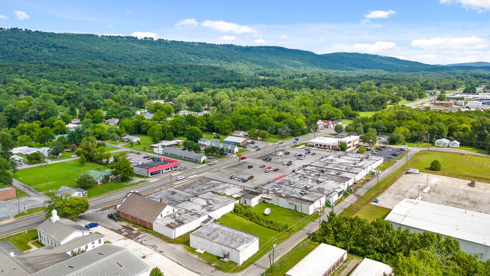 More Photos Of 152 N Main St, Trenton General Retail For Sale