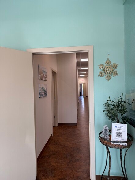 More Photos Of 1214 E Venice Ave, Venice Unknown For Lease