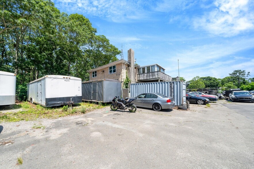 More Photos Of 18 Havenwood Dr, Shirley Auto Repair For Sale