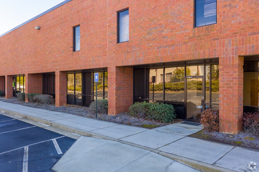 More Photos Of 4540 Atwater Ct, Buford Distribution For Lease