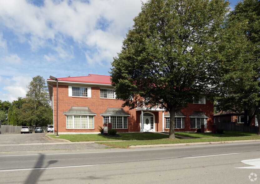 Primary Photo Of 215 Scott St, St Catharines Office For Lease