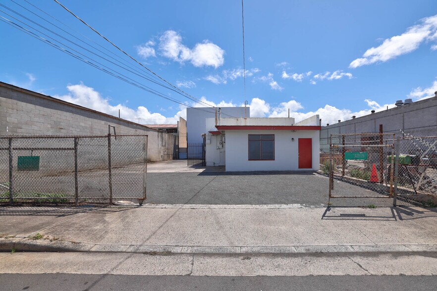 Primary Photo Of 1924 Democrat St, Honolulu Industrial For Sale
