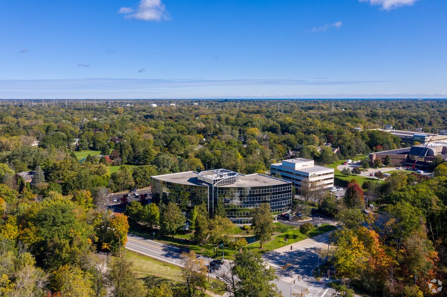 More Photos Of 5750 Old Orchard Rd, Skokie Office For Lease