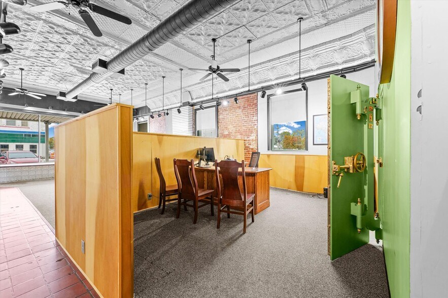 More Photos Of 101 E Sangamon Ave, Rantoul Storefront Retail Office For Sale