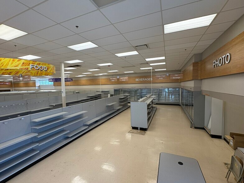 More Photos Of 1000 N Williams St, Paulding Drugstore For Sale
