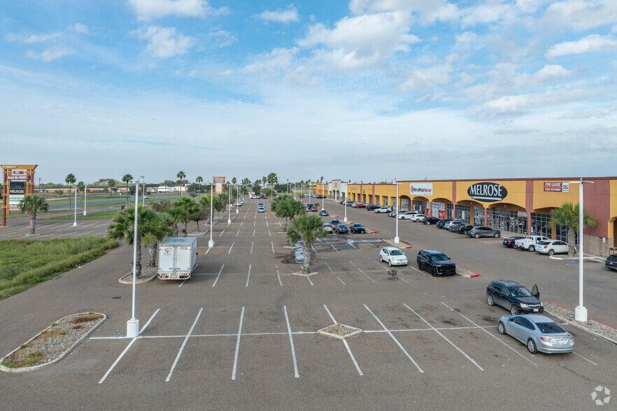 More Photos Of 701 N International Blvd, Hidalgo General Retail For Sale
