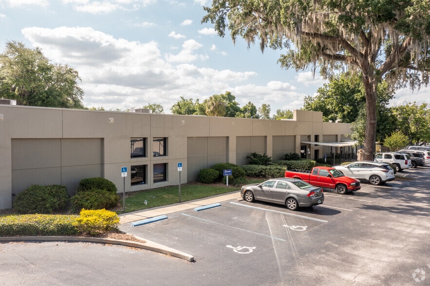 More Photos Of 600 W North Blvd, Leesburg Medical For Lease