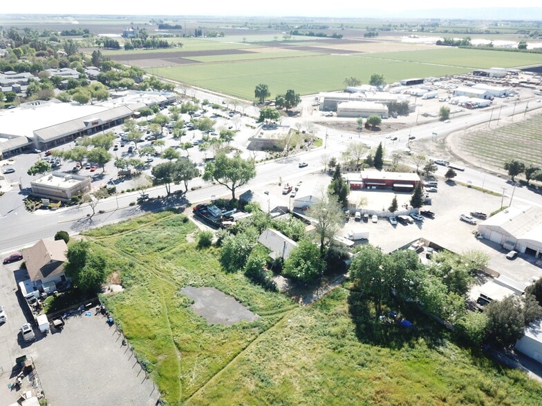 More Photos Of 356 W Main St, Woodland Specialty For Sale