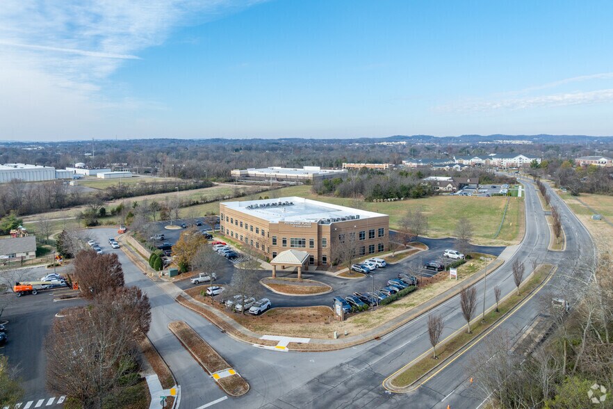 More Photos Of 100 Springhouse Ct, Hendersonville Medical For Lease