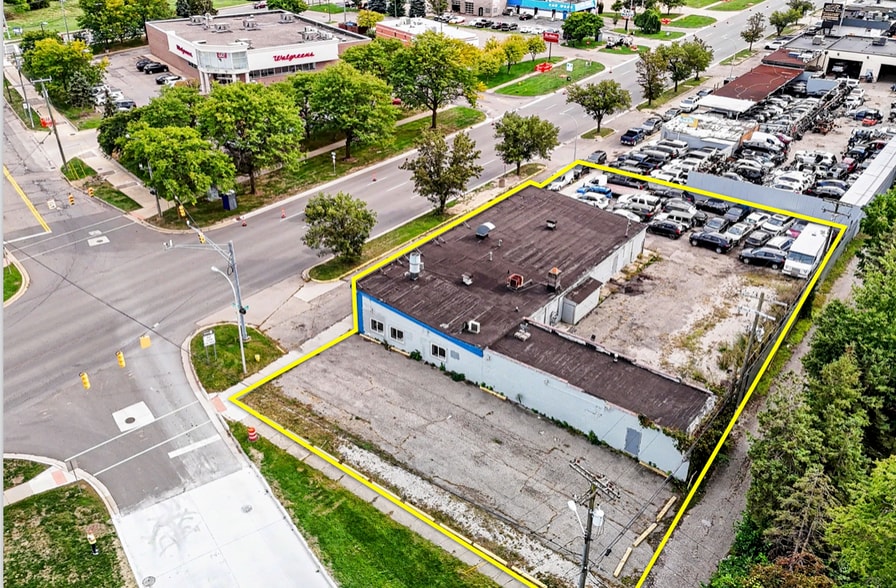 More Photos Of 1010 S Gratiot Ave, Mount Clemens Auto Repair For Sale