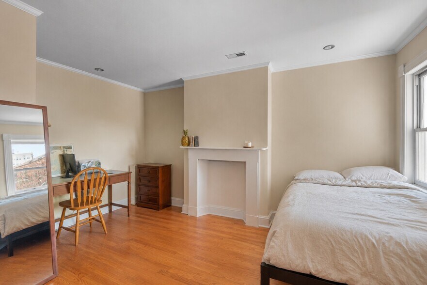 More Photos Of 1728 Bolton St, Baltimore Apartments For Sale