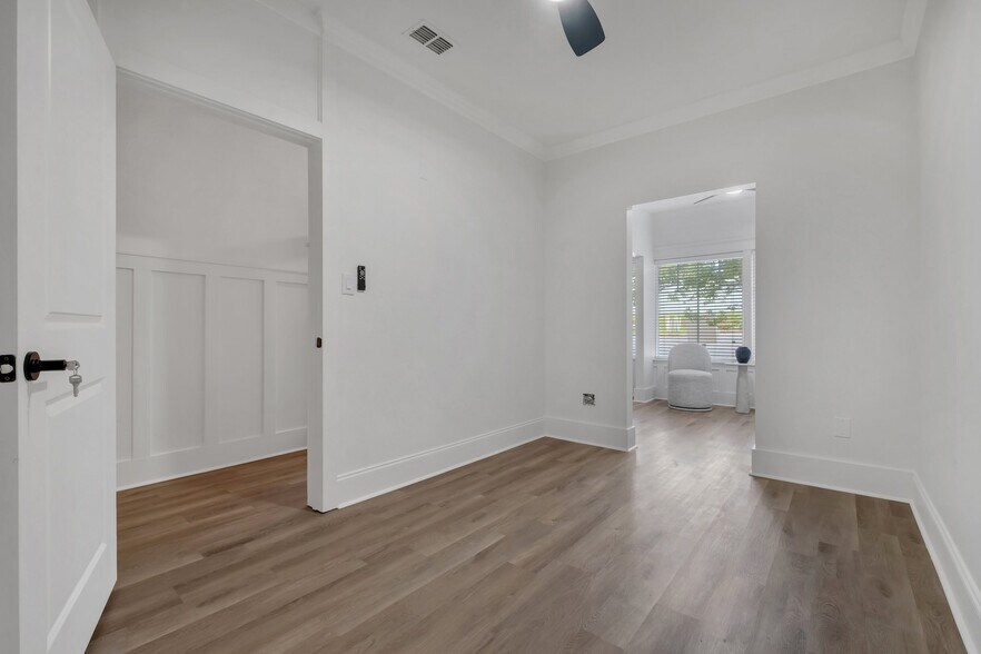 More Photos Of 1725 Capital Cir NE, Tallahassee Medical For Sale