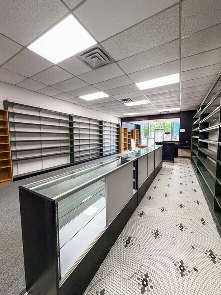 More Photos Of 144-150 W Center St, Marion Storefront For Lease