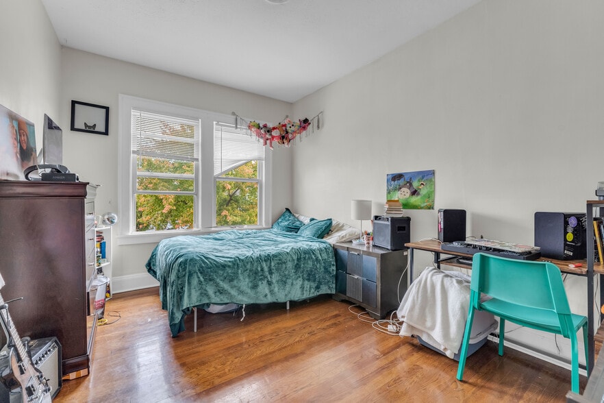 More Photos Of 13701 Madison Ave, Lakewood Apartments For Sale