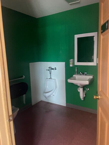 More Photos Of 401 N Limit St, Lincoln Freestanding For Sale